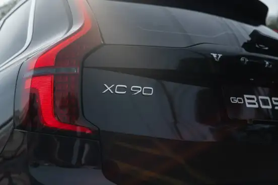 VOLVO-XC90-2024