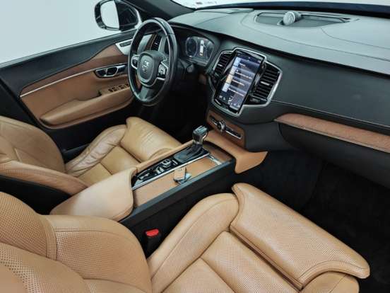 VOLVO-XC90-2016