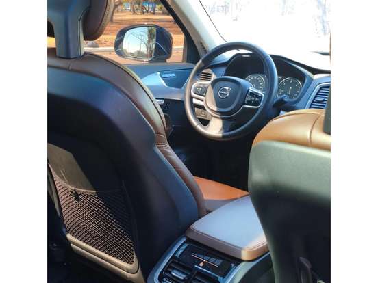 VOLVO-XC90-2019