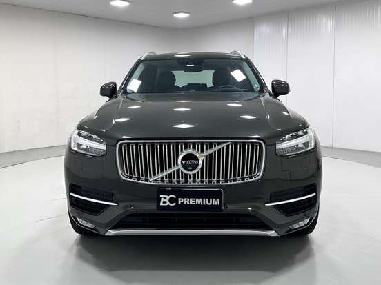 VOLVO-XC90-2017