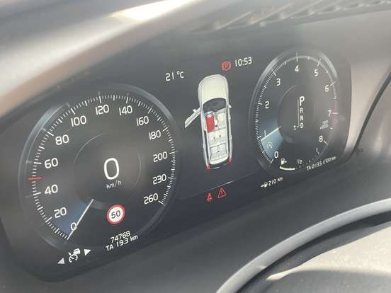 VOLVO-XC90-2.0 T6 GASOLINA MOMENTUM AWD GEARTRONIC VOLVO-XC90-2017