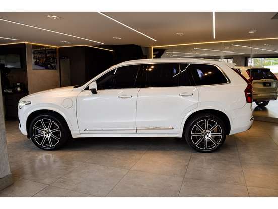 VOLVO-XC90-2019