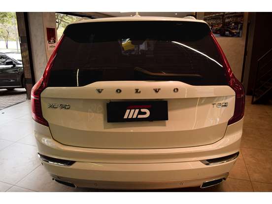 VOLVO-XC90-2019