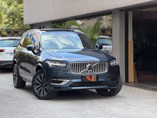 VOLVO-XC90-2021