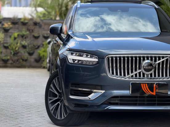 VOLVO-XC90-2021