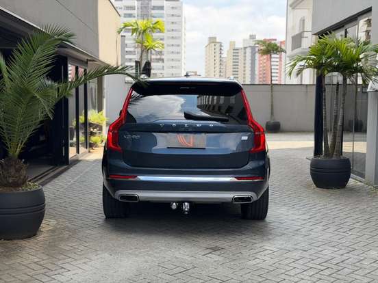 VOLVO-XC90-2021