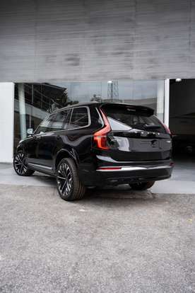 VOLVO-XC90-2025