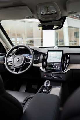 VOLVO-XC90-2025