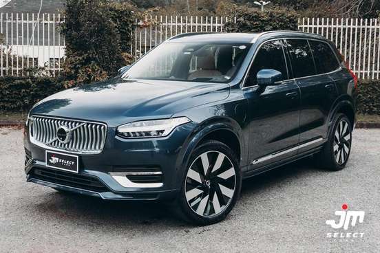 VOLVO-XC90-2023