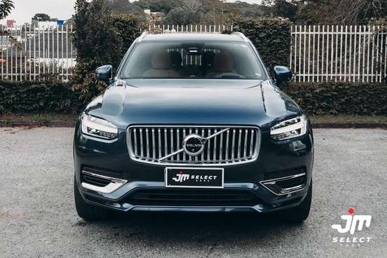 VOLVO-XC90-2023