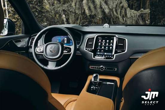 VOLVO-XC90-2023