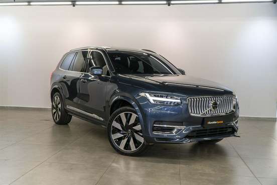 VOLVO-XC90-2023