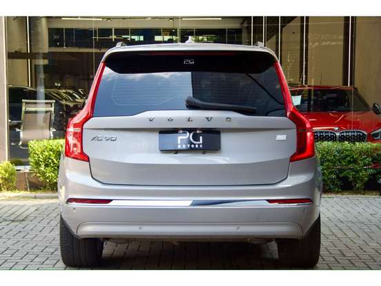 VOLVO-XC90-2023