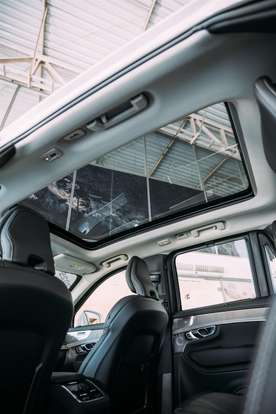 VOLVO-XC90-2025
