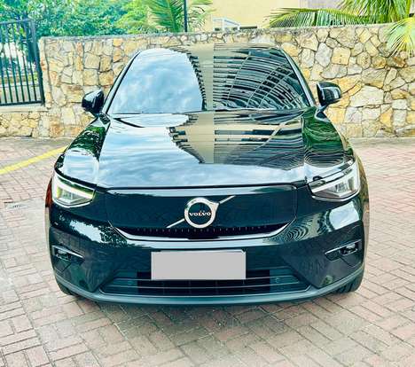 VOLVO-C40-2023