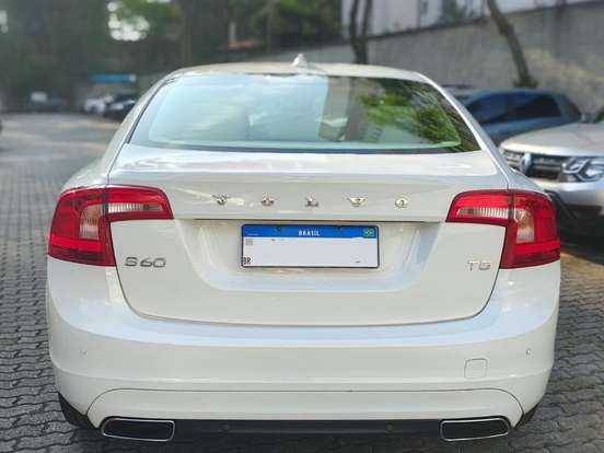 VOLVO-S60-2.0 T5 KINETIC 16V TURBO GASOLINA 4P AUTOMÁTICO VOLVO-S60-2015
