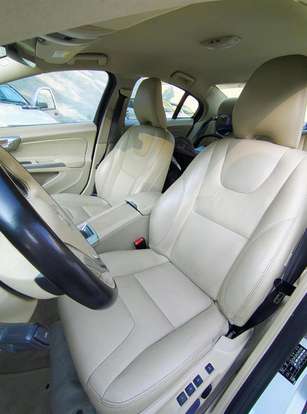 VOLVO-S60-2015