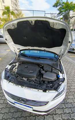 VOLVO-S60-2015