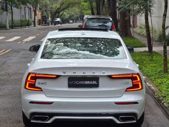 VOLVO-S60-2.0 T8 R-DESIGN HÍBRIDO 4P AUTOMÁTICO VOLVO-S60-2019