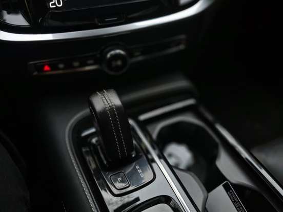 VOLVO-S60-2.0 T8 R-DESIGN HÍBRIDO 4P AUTOMÁTICO VOLVO-S60-2019