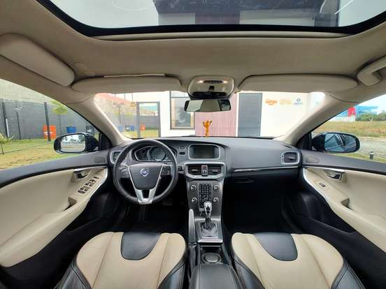 VOLVO-V40-2.0 T5 CROSS COUNTRY AWD TURBO GASOLINA 4P AUTOMÁTICO VOLVO-V40-2013