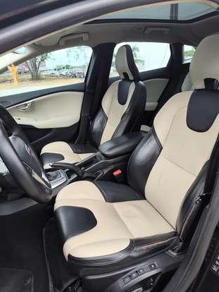VOLVO-V40-2013