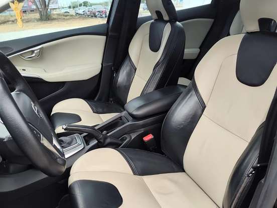 VOLVO-V40-2.0 T5 CROSS COUNTRY AWD TURBO GASOLINA 4P AUTOMÁTICO VOLVO-V40-2013