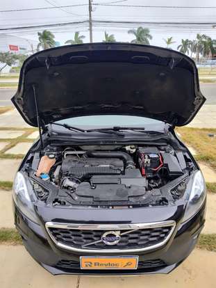 VOLVO-V40-2013