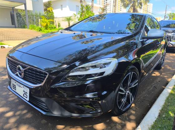 VOLVO V40 2.0 T5 R-DESIGN GASOLINA 4P AUTOMÁTICO