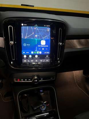 VOLVO-XC40-2022