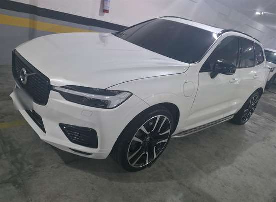 VOLVO-XC60-2018