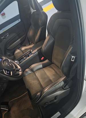 VOLVO-XC60-2018