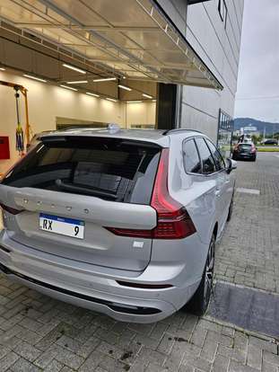 VOLVO-XC60-2022