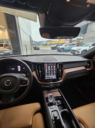 VOLVO-XC60-2022