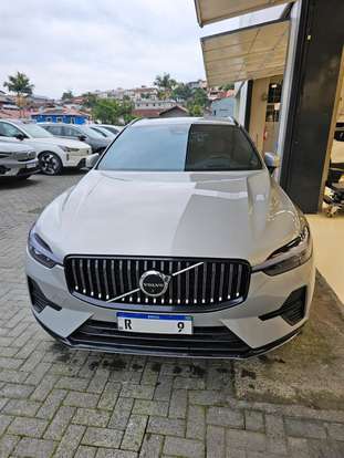 VOLVO-XC60-2022