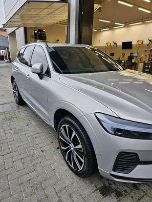 VOLVO-XC60-2022