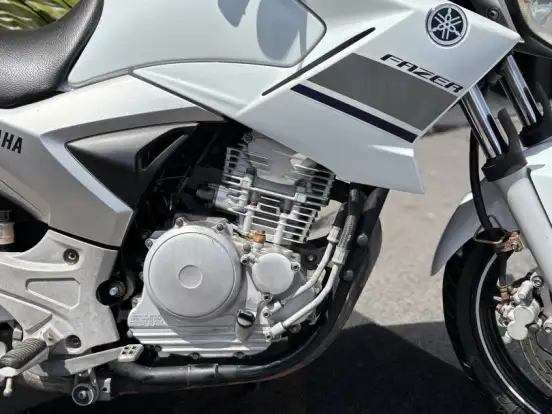 YAMAHA-YS 250 FAZER YAMAHA-YS 250 FAZER-2015