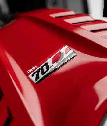 YAMAHA-YZF R15 70th ANNIVERSARY-2027