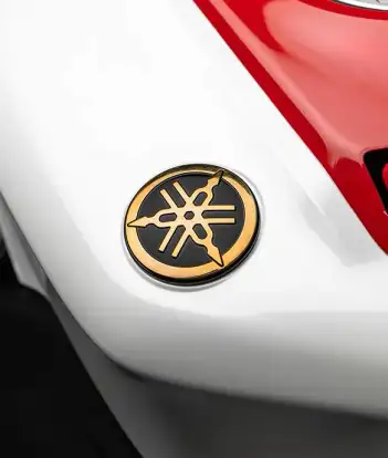 YAMAHA-YZF R15 70th ANNIVERSARY-2027