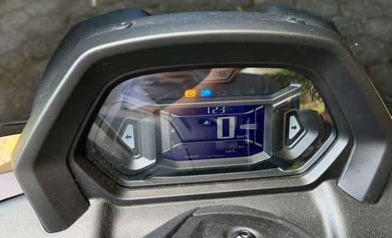 YAMAHA-NMAX CONNECTED 160 ABS-2025