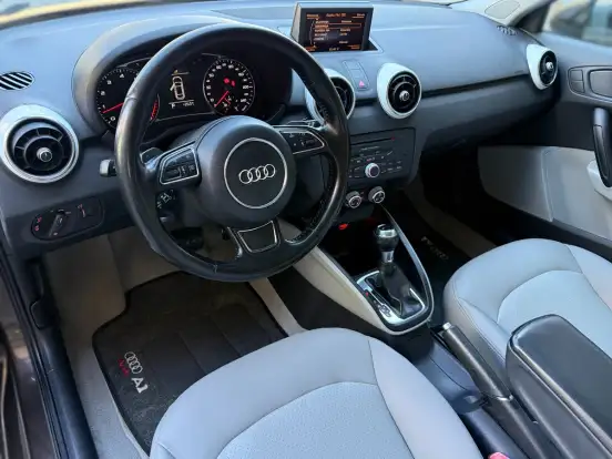 AUDI-A1-1.4 TFSI ATTRACTION 16V 122CV GASOLINA 2P AUTOMÁTICO AUDI-A1-2011