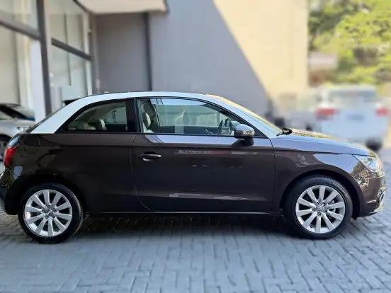 AUDI-A1-1.4 TFSI ATTRACTION 16V 122CV GASOLINA 2P AUTOMÁTICO AUDI-A1-2011