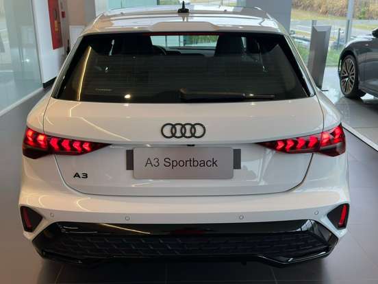 AUDI-A3-2.0 40 TFSI GASOLINA SEDAN PERFORMANCE BLACK S-TRONIC AUDI-A3-2026