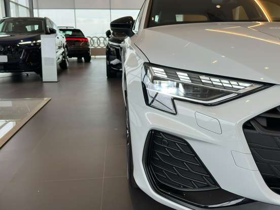 AUDI-A3-2.0 40 TFSI GASOLINA SEDAN PERFORMANCE BLACK S-TRONIC AUDI-A3-2026