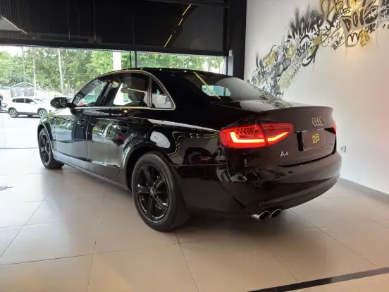 AUDI-A4-2015