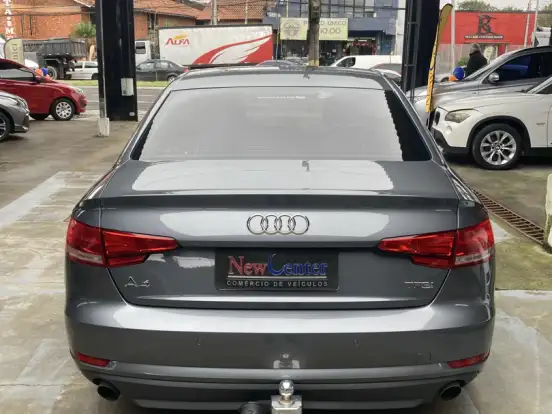 AUDI-A4-2.0 TFSI ATTRACTION GASOLINA 4P S TRONIC AUDI-A4-2018