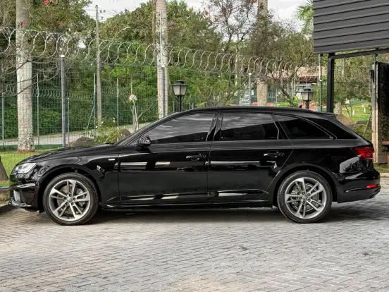 AUDI-A4-2019
