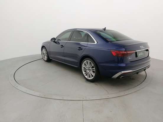 AUDI-A4-2022