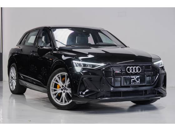 AUDI E-TRON ELÉTRICO PERFORMANCE BLACK QUATTRO