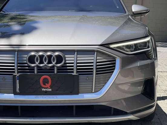 AUDI-E-TRON-2021